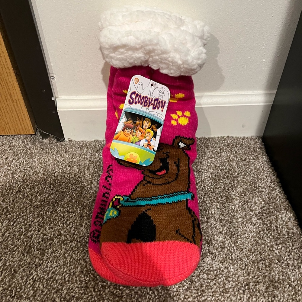 nwt scooby doo fluffy socks